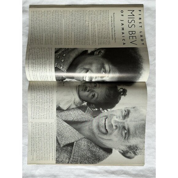 BRITISH VOGUE - May 1975 - Picture 9 of 16